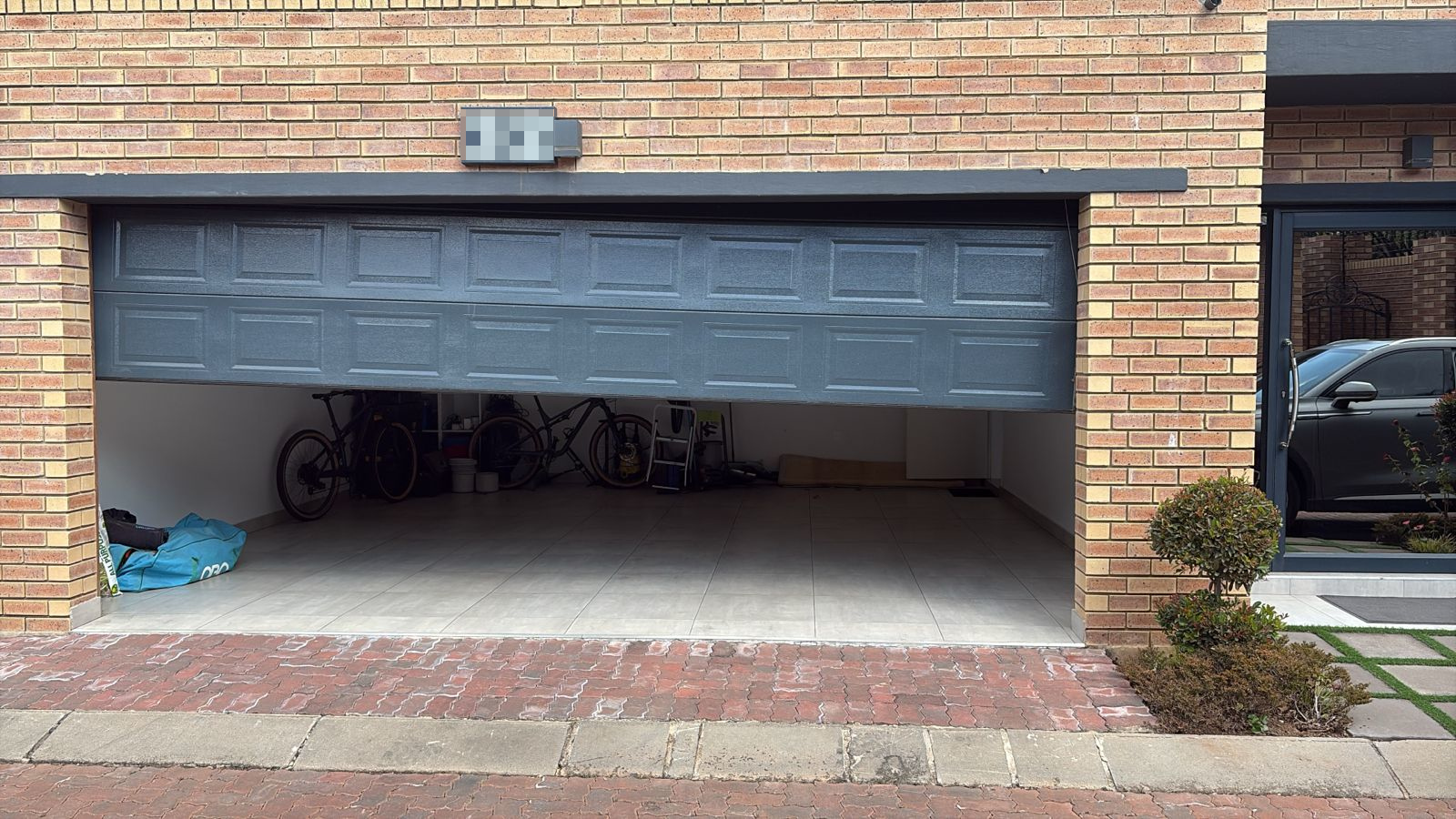 24/7 Emergency garage door repair service in Gauteng