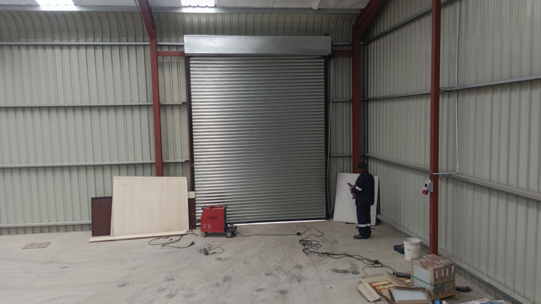 Preventive roller shutter door maintenance inspection and lubrication